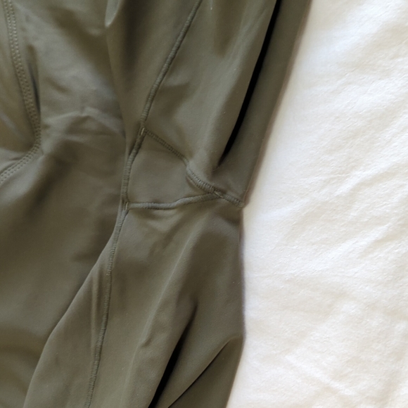 Halara Patitoff Pet Hair Resistant Leggings - Picture 9 of 11